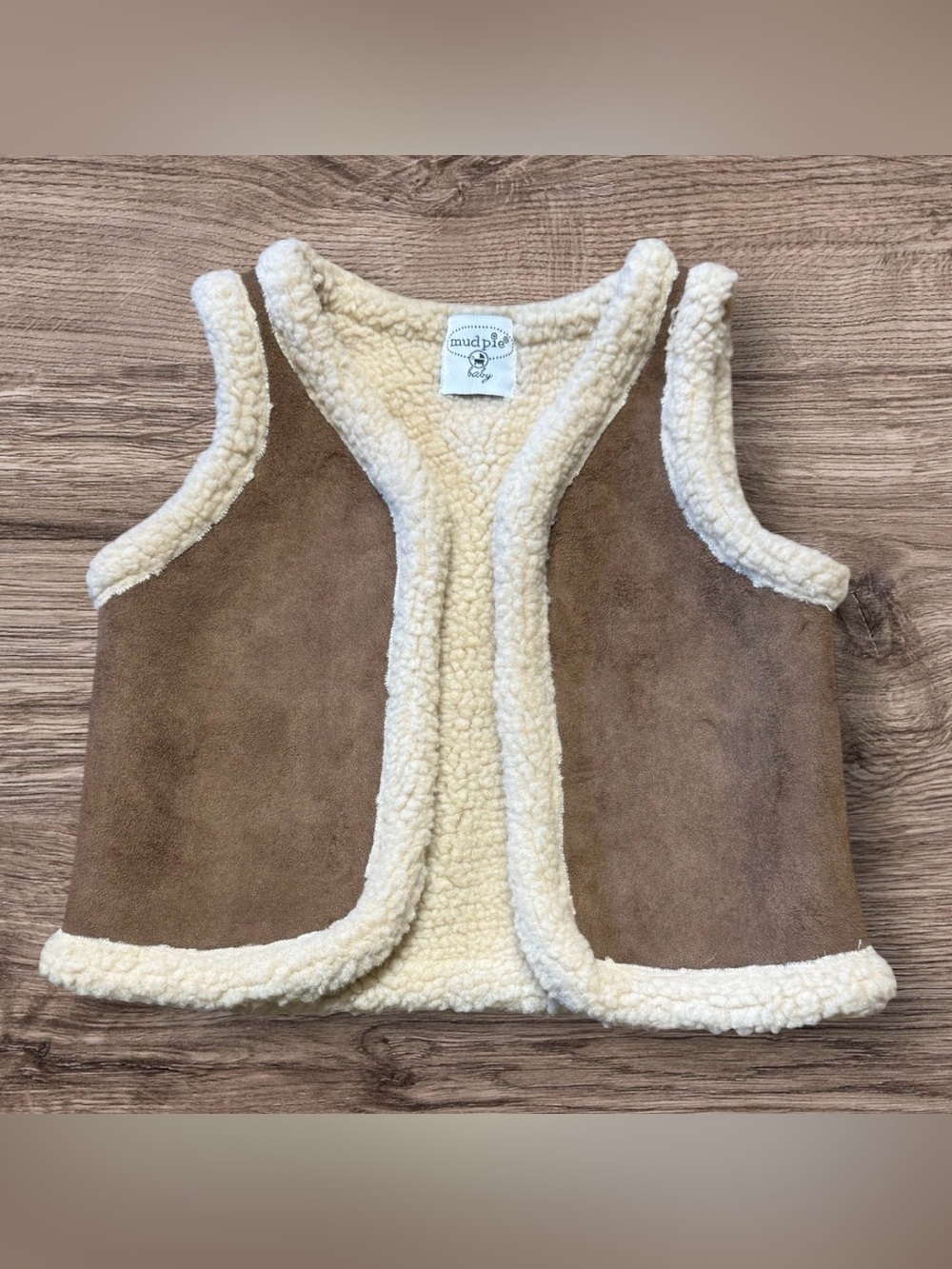 Mud Pie baby faux-suede vest featuring a cozy cream sherpa fleece SZ 3T